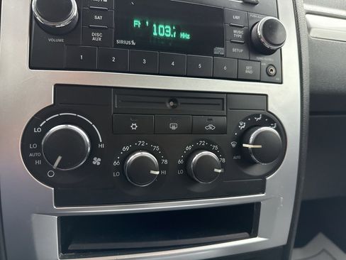 Used 2010 Chrysler 300 Touring image 17