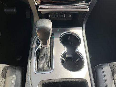 Used 2020 Jeep Grand Cherokee Altitude image 18