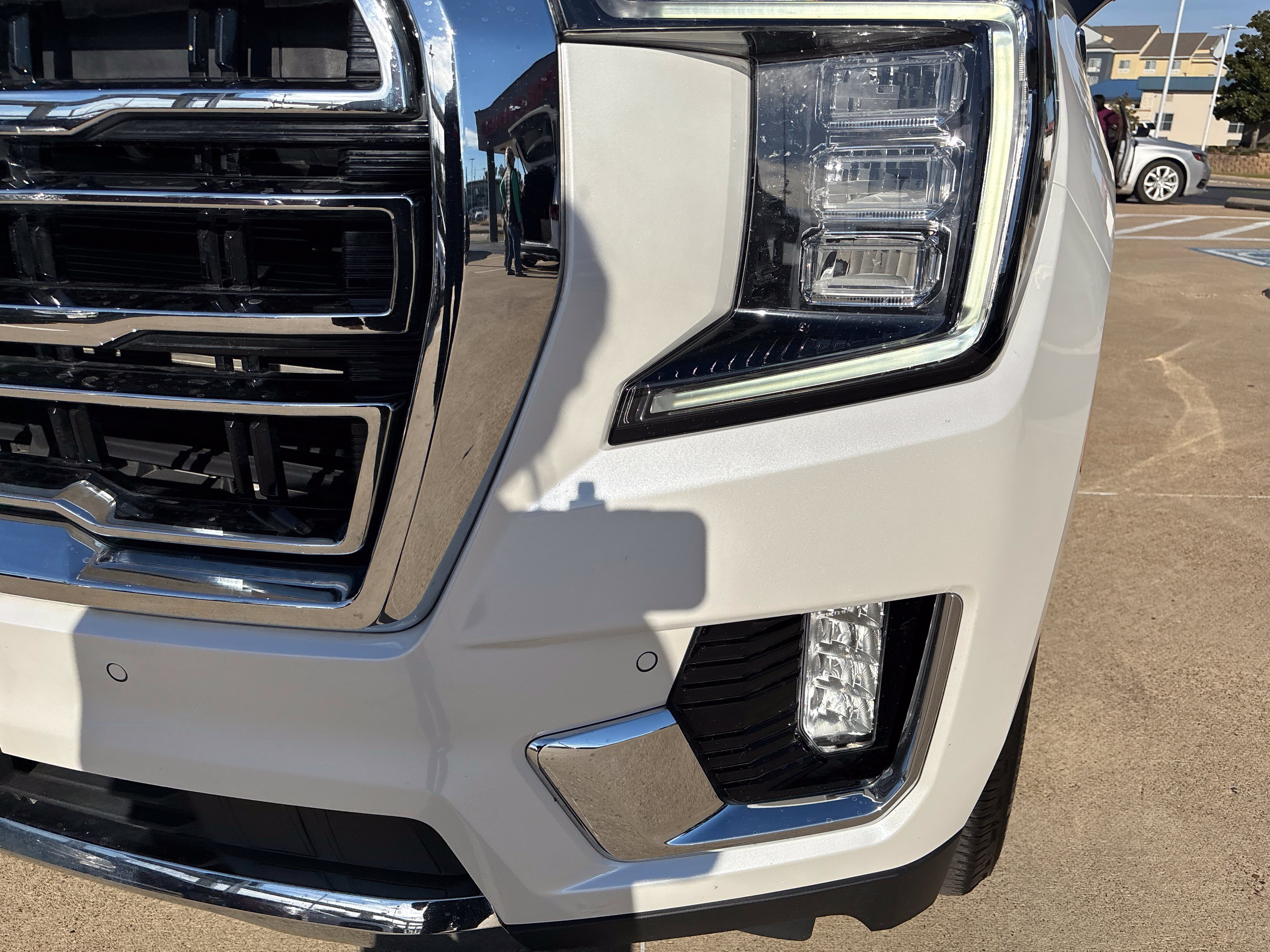Used 2022 GMC Yukon SLT w/ SLT Luxury Package AWD/4WD image 5