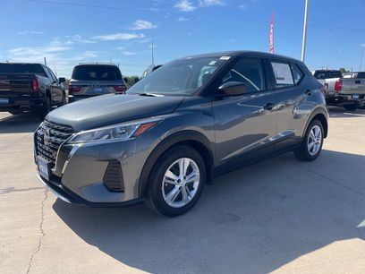 Certified 2025 Nissan Kicks Play S