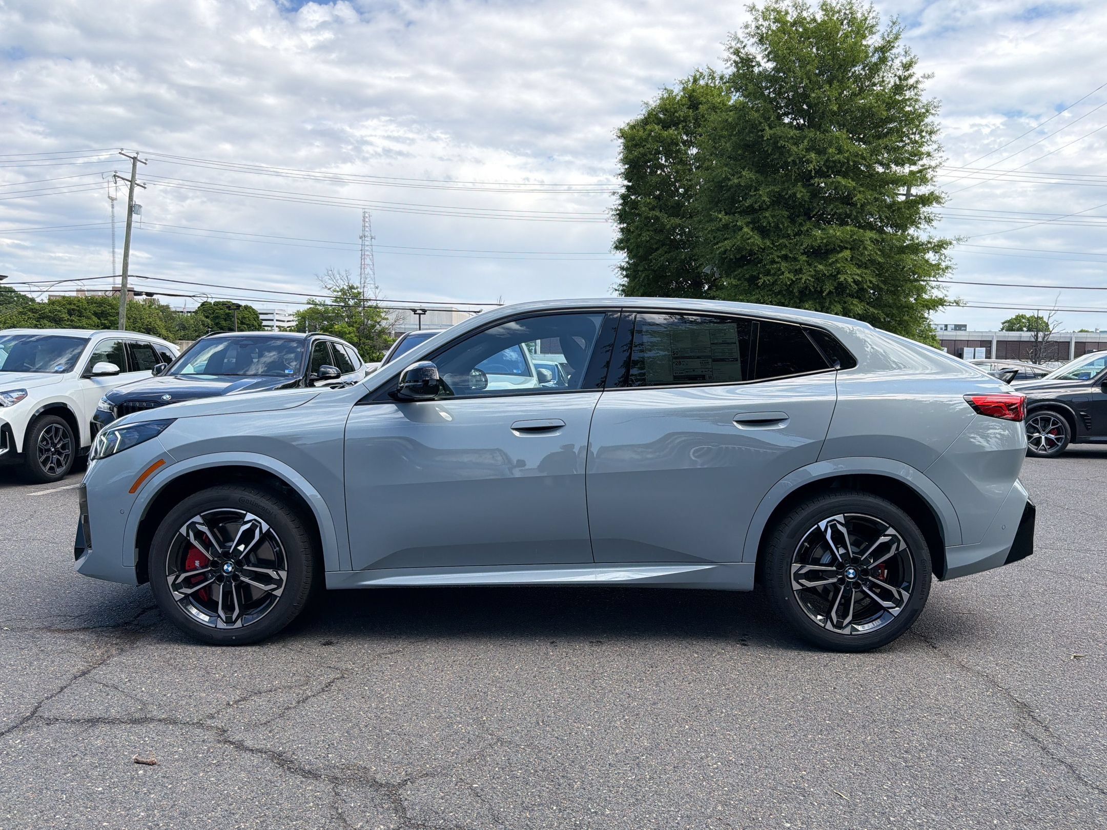 Used 2026 BMW X2 xDrive28i w/ Technology Package AWD/4WD image 2