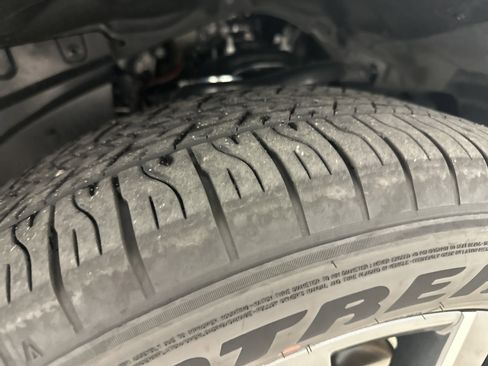 Used 2025 Lexus GX 550 w/ Accessory Package (2T) image 2