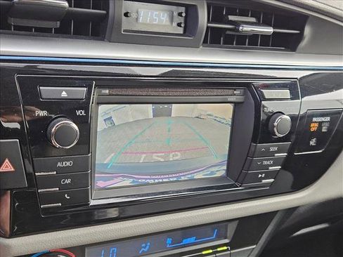 Used 2016 Toyota Corolla LE FWD image 14
