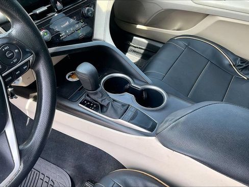 Used 2022 Toyota Camry LE FWD image 15