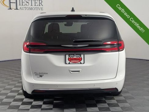Used 2025 Chrysler Pacifica Select FWD image 6