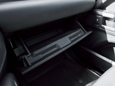 Used 2025 Land Rover Defender 110 V8 image 80