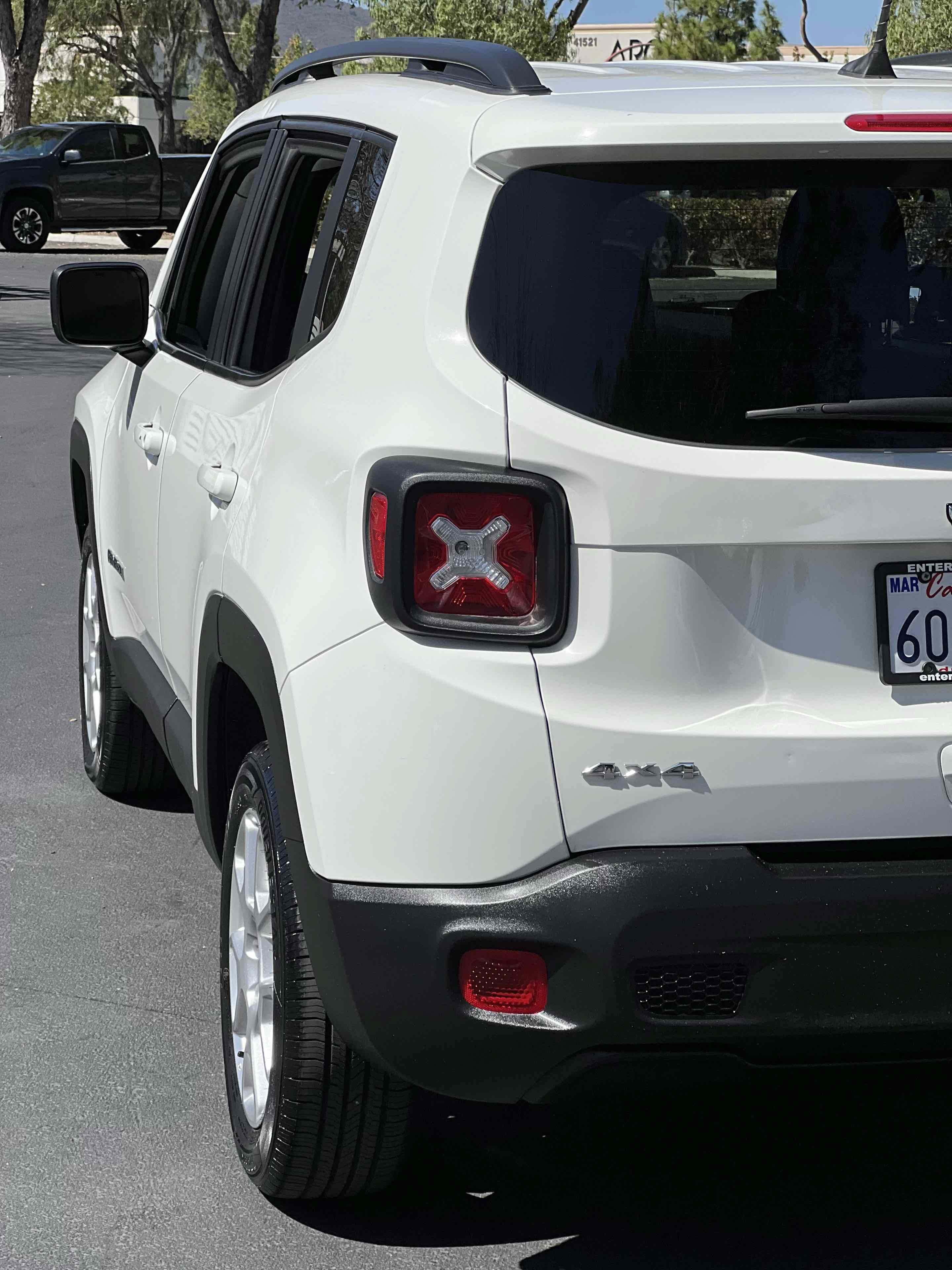 Used 2022 Jeep Renegade Latitude AWD/4WD image 45