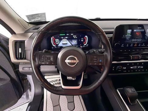 Used 2022 Nissan Pathfinder Platinum AWD/4WD image 11