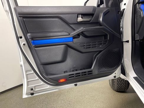 Certified 2025 Toyota Tacoma TRD Off-Road image 17