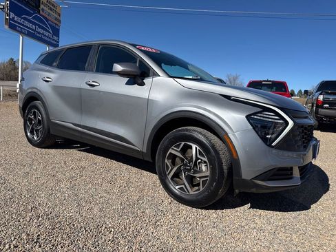 Used 2024 Kia Sportage LX image 3