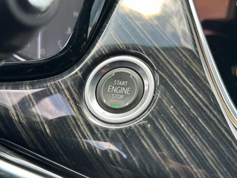 Used 2022 Cadillac XT6 Premium Luxury AWD/4WD image 33