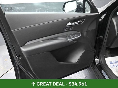 Used 2025 Cadillac XT4 Premium Luxury image 31