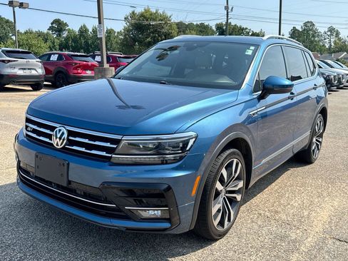 Used 2020 Volkswagen Tiguan SEL Premium R-Line w/ 3rd Row Seat Package AWD/4WD image 23