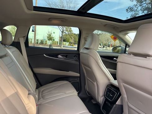 Certified 2022 Lincoln Nautilus Reserve w/ Equipment Group 201A image 23