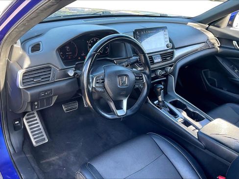 Used 2018 Honda Accord Sport image 17
