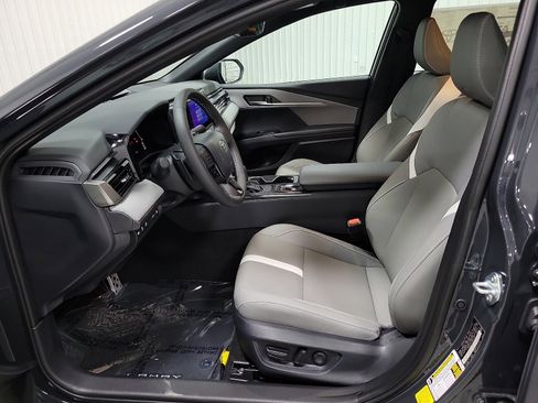 New 2026 Toyota Camry SE image 10