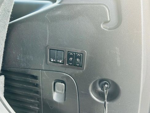 Used 2018 Cadillac Escalade Luxury image 30