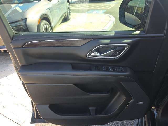 Used 2021 Chevrolet Suburban LT AWD/4WD image 7