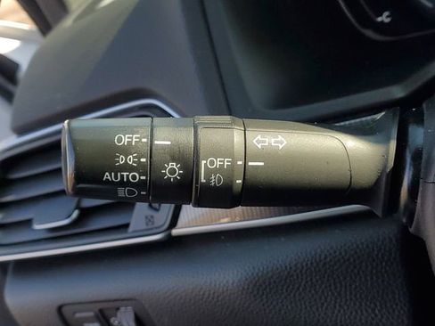 Used 2018 Honda Accord Sport image 19