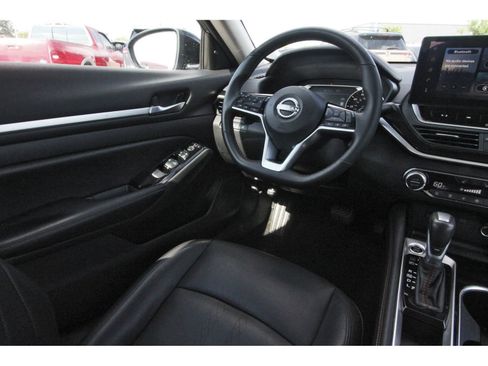 Certified 2025 Nissan Altima 2.5 SR w/ SR Premium Package FWD image 12