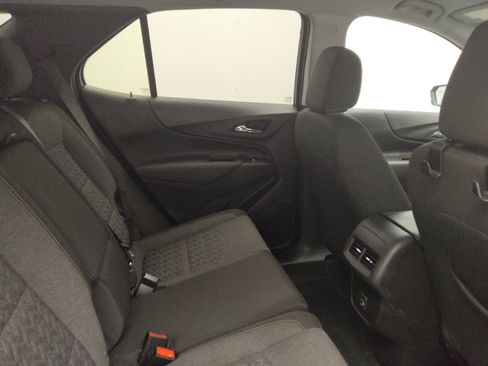 Used 2024 Chevrolet Equinox LT FWD image 19