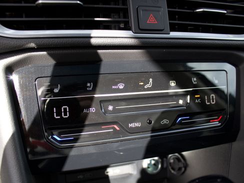 New 2026 Volkswagen Taos SEL AWD/4WD image 23