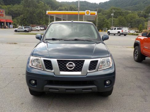 Used 2017 Nissan Frontier PRO-4X AWD/4WD image 7