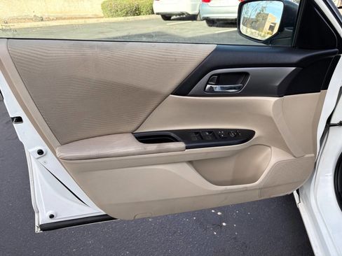 Used 2014 Honda Accord LX image 12