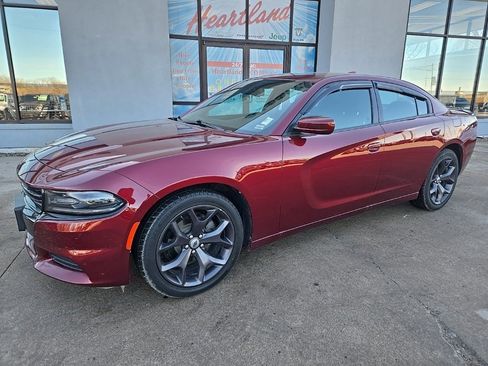 Used 2017 Dodge Charger SXT w/ Rallye Group image 3