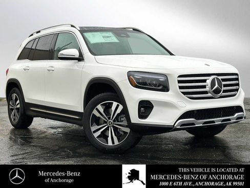 Used 2026 Mercedes-Benz GLB 250 4MATIC image 1