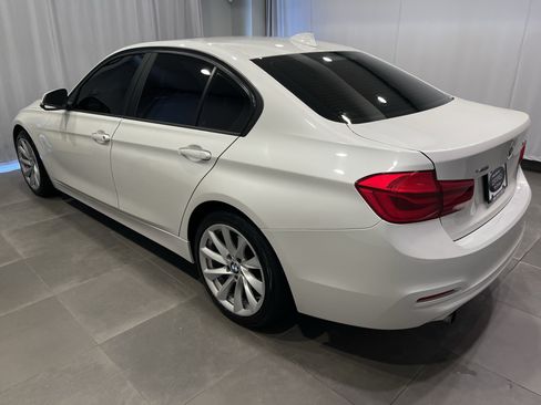 Used 2018 BMW 320i xDrive Sedan w/ Convenience Package AWD/4WD image 4