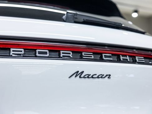 Certified 2026 Porsche Macan AWD/4WD image 20