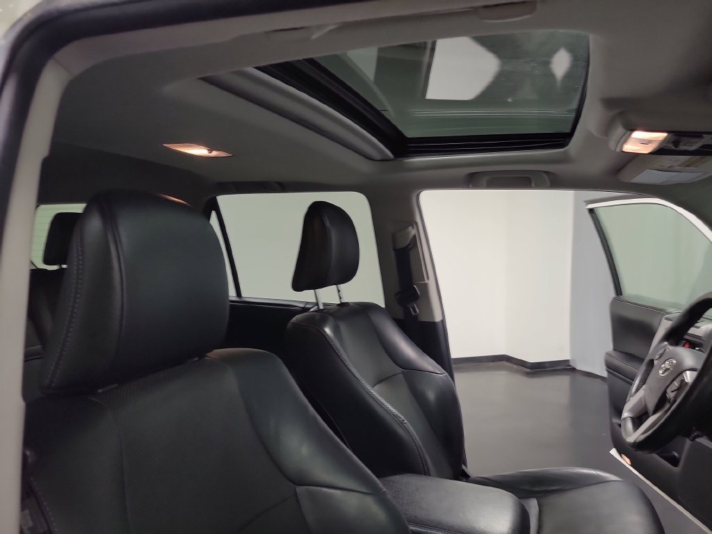 Used 2015 Toyota 4Runner Limited AWD/4WD image 33