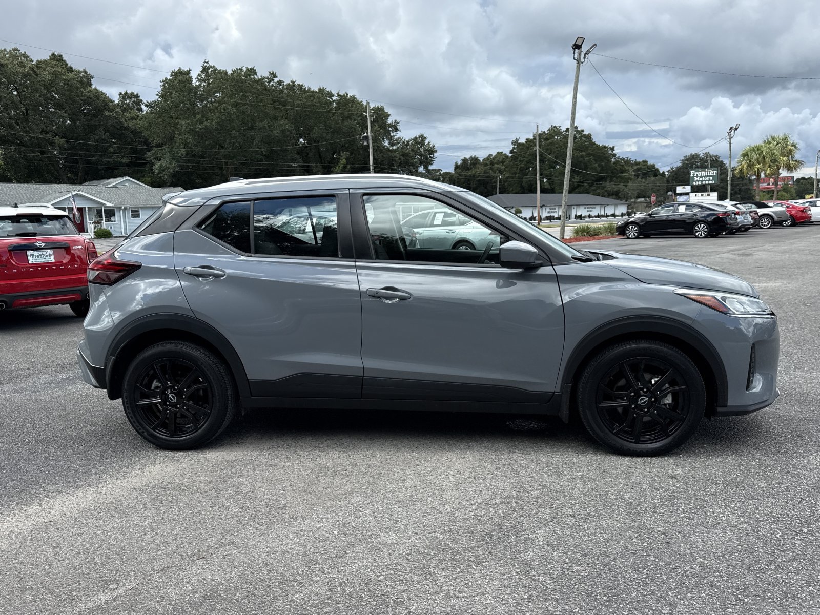 Used 2023 Nissan Kicks SV FWD image 7