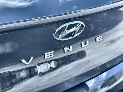 Used 2024 Hyundai Venue SEL FWD image 10