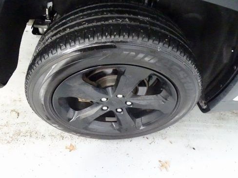 Used 2023 Jeep Grand Cherokee Altitude image 27