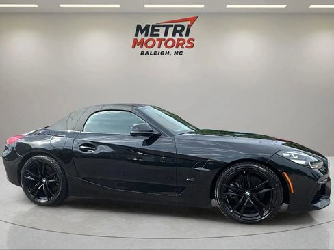 Used 2022 BMW Z4 sDrive30i w/ M Sport Package image 3