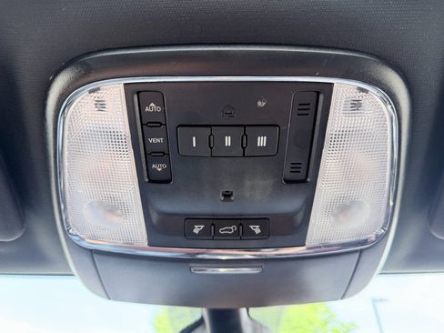 Used 2019 Jeep Grand Cherokee Altitude RWD image 17
