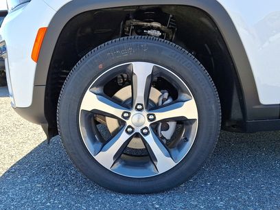 New 2026 Jeep Grand Cherokee Limited w/ Trailer Tow Package