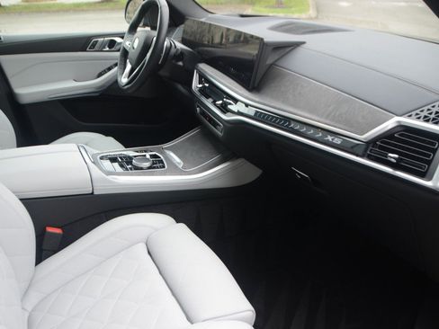 Used 2026 BMW X5 xDrive40i w/ Climate Comfort Package AWD/4WD image 12