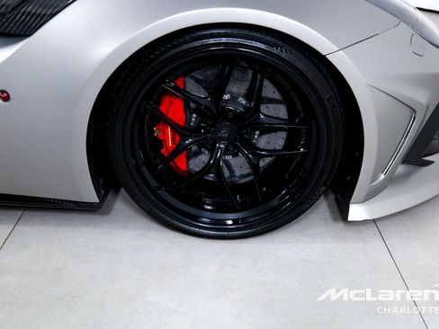 Used 2016 Ferrari F12 Berlinetta RWD image 23