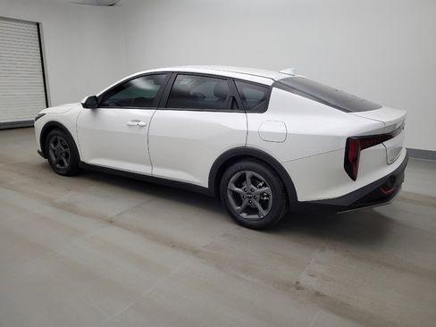 Used 2025 Kia K4 LXS image 3