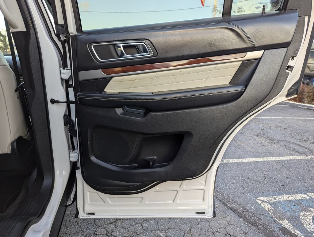 Used 2018 Ford Explorer Platinum AWD/4WD image 42