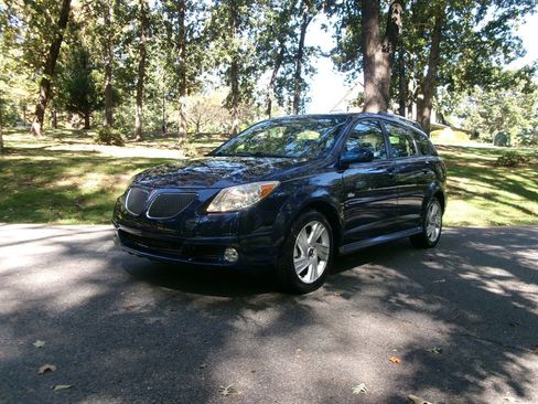 Used 2006 Pontiac Vibe w/ Security Package image 1