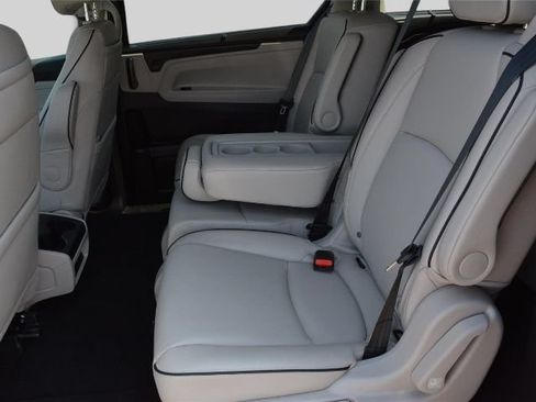 Certified 2026 Honda Odyssey Touring image 17