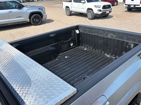 Used 2021 Toyota Tacoma TRD Sport AWD/4WD image 11