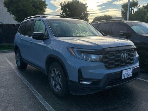 Certified 2023 Honda Passport TrailSport image 2