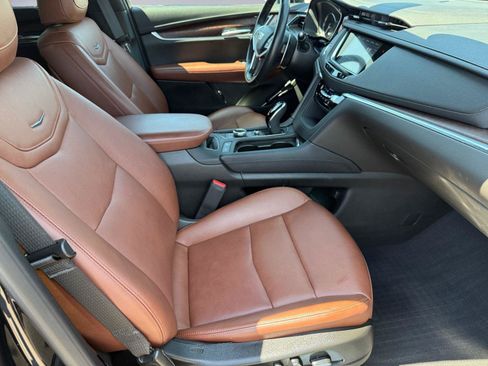 Certified 2023 Cadillac XT5 Sportv AWD/4WD image 18