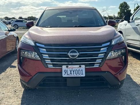 Used 2024 Nissan Rogue SV AWD/4WD image 3