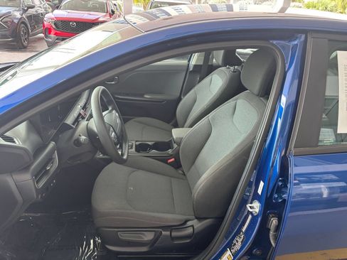 Used 2025 Kia K4 FWD image 33